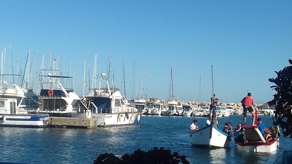 La Mediterranee Hotel Fos-sur-Mer Bagian luar foto